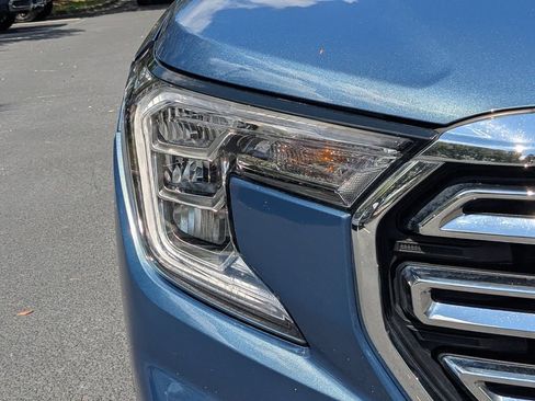 Used 2024 GMC Terrain SLT FWD image 11