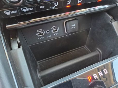 Used 2023 Jeep Grand Cherokee L Limited AWD/4WD image 32