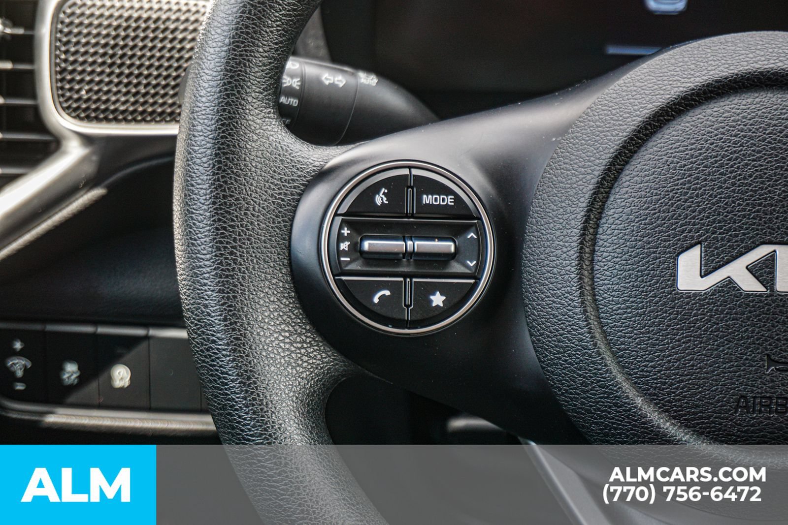 Used 2025 Kia Soul LX w/ LX Technology Package FWD image 29