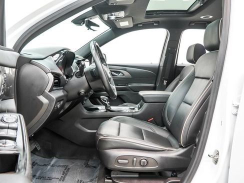 Used 2023 Chevrolet Traverse Premier w/ Redline Edition FWD image 16