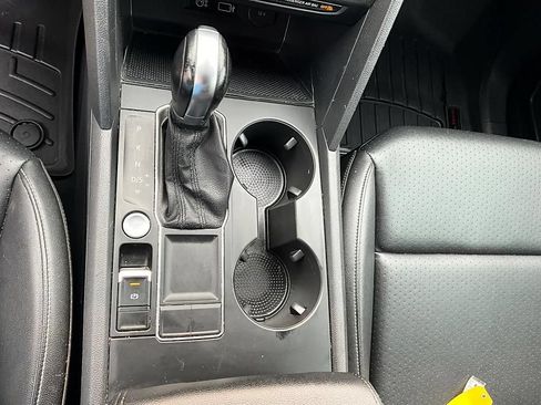Used 2019 Volkswagen Atlas SE FWD image 25