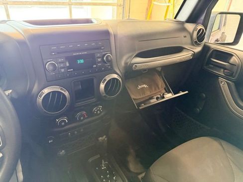 Used 2017 Jeep Wrangler Unlimited Sport image 22