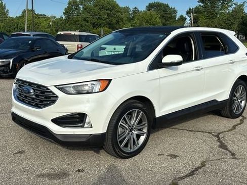 Used 2023 Ford Edge Titanium AWD/4WD image 2