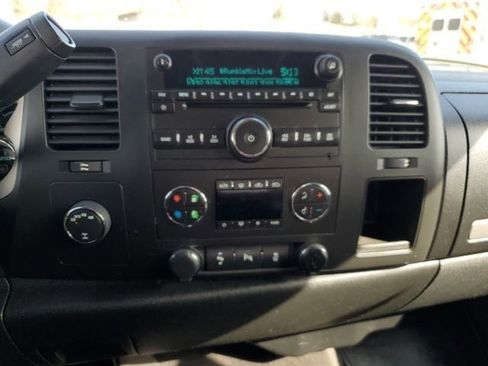 Used 2013 Chevrolet Silverado 1500 LT w/ Interior Plus Package AWD/4WD image 13