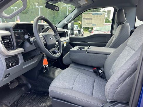 New 2026 Ford F250 XL w/ XL Chrome Package image 7