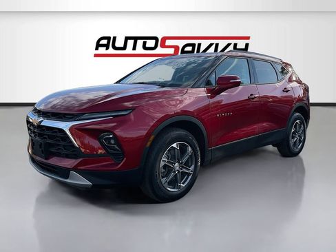 Used 2025 Chevrolet Blazer LT AWD/4WD image 3