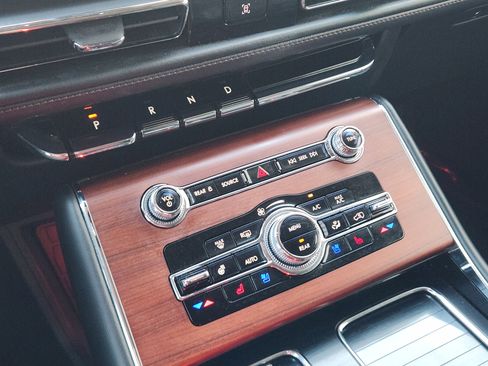 Used 2022 Lincoln Aviator Reserve w/ Equipment Group 201A image 19