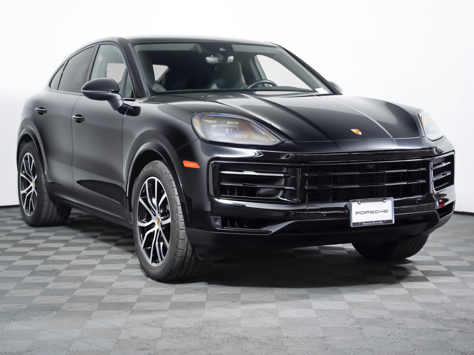 Certified 2024 Porsche Cayenne Coupe AWD/4WD image 11