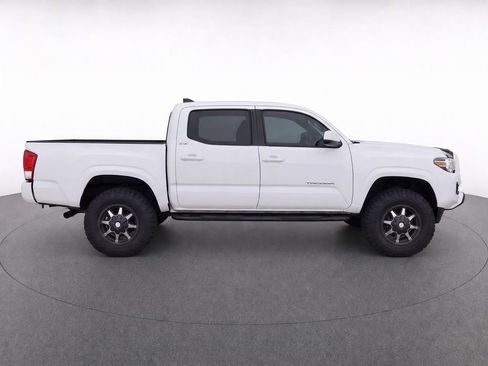 Used 2016 Toyota Tacoma SR5 w/ Towing Package RWD image 9