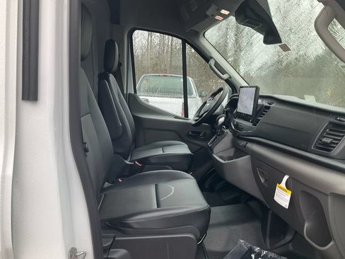 New 2026 Ford Transit 250 148 Medium Roof RWD image 12