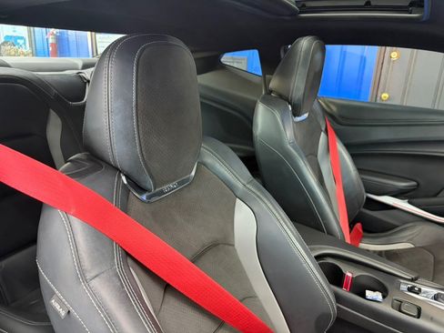 Used 2023 Chevrolet Camaro LT RWD image 17