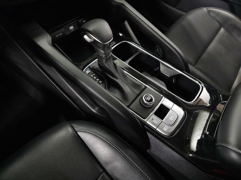 Used 2025 Kia Telluride LX FWD image 28