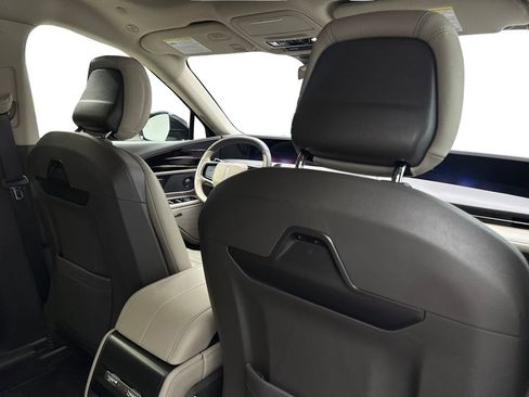 Used 2025 Lincoln Nautilus Reserve AWD/4WD image 41