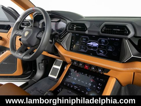 Used 2025 Lamborghini Urus S AWD/4WD image 28