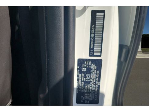 Used 2025 Kia Carnival FWD image 29