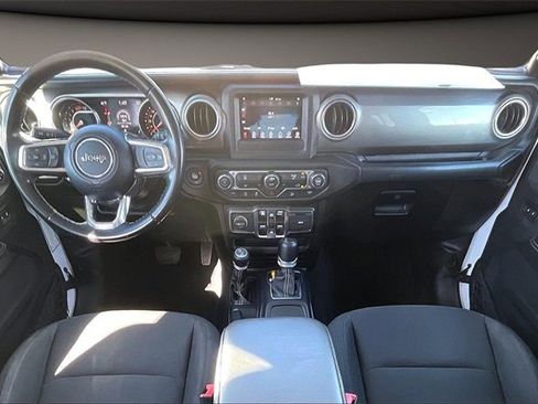 Used 2020 Jeep Wrangler Unlimited Sahara image 14