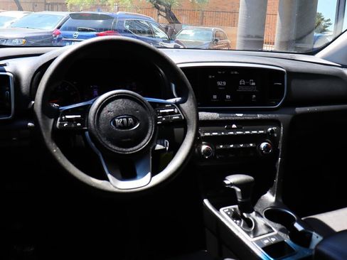 Used 2020 Kia Sportage LX image 31