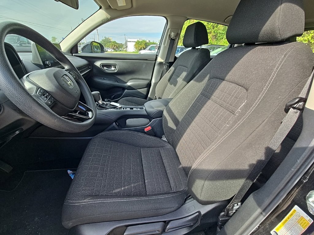 Used 2025 Honda HR-V LX image 4