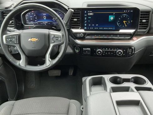 Used 2025 Chevrolet Silverado 1500 LT AWD/4WD image 13
