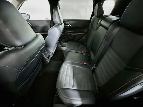 Used 2024 Mitsubishi Outlander SE FWD image 28