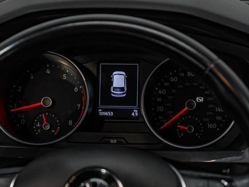 Used 2019 Volkswagen Tiguan SE image 23