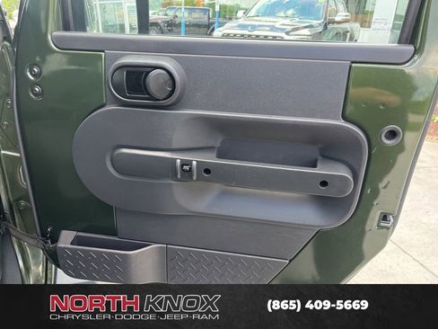 Used 2007 Jeep Wrangler Unlimited Sahara w/ Trailer Tow Group AWD/4WD image 24