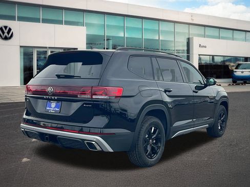 New 2026 Volkswagen Atlas Peak Edition image 5