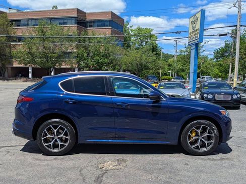 Used 2020 Alfa Romeo Stelvio Ti w/ Active Blind Spot Package AWD/4WD image 6