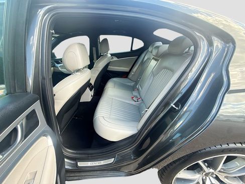 Used 2022 Genesis G70 3.3T RWD image 24