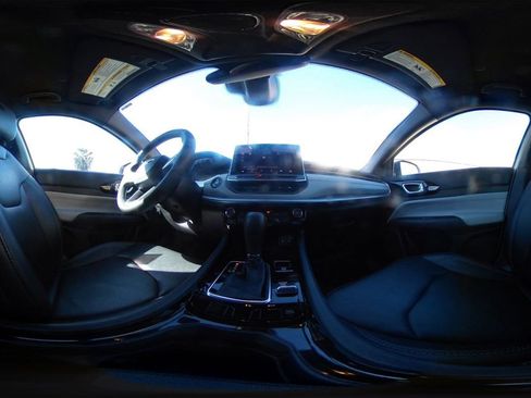 Used 2025 Jeep Compass Limited image 44