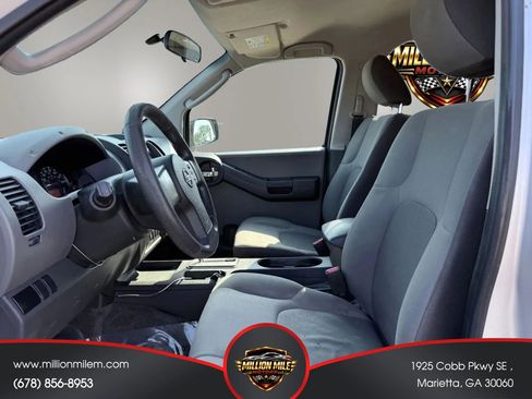 Used 2010 Nissan Xterra X RWD image 2