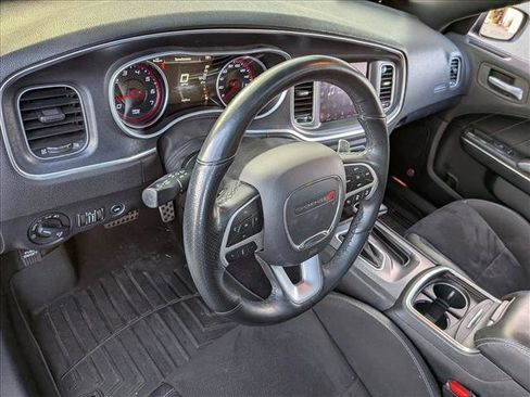 Used 2018 Dodge Charger R/T Scat Pack image 9