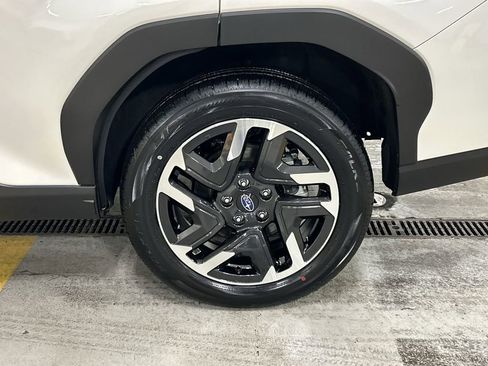 Certified 2025 Subaru Forester Limited image 11