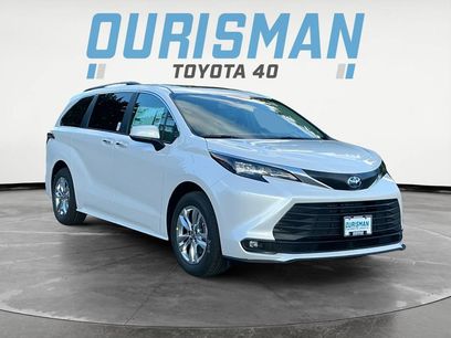 New 2025 Toyota Sienna XLE