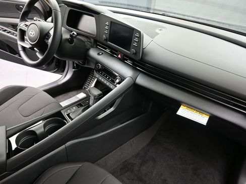 New 2026 Hyundai Elantra SEL Sport image 13