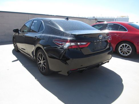 Used 2022 Toyota Camry SE w/ Carpet Mat Package (TMS) FWD image 4