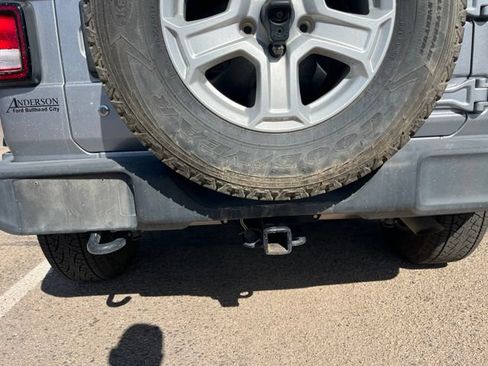 Used 2018 Jeep Wrangler Unlimited Sport AWD/4WD image 9