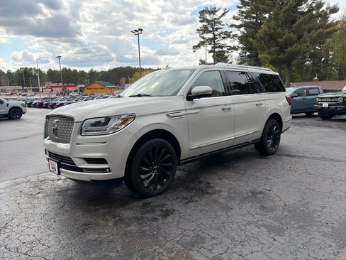 Used 2021 Lincoln Navigator L Reserve AWD/4WD image 3