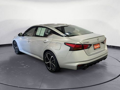 Used 2024 Nissan Altima 2.5 SR FWD image 9