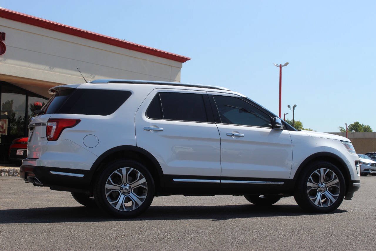 Used 2018 Ford Explorer Platinum AWD/4WD image 3