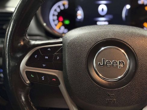 Used 2018 Jeep Grand Cherokee Altitude AWD/4WD image 31