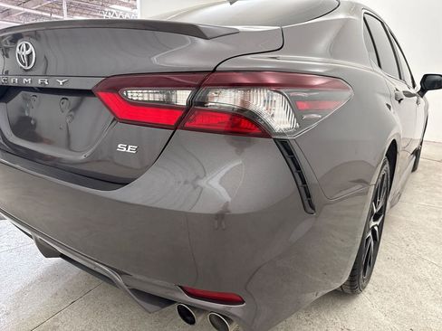 Used 2021 Toyota Camry SE FWD image 21