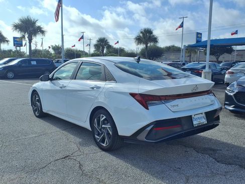 Used 2024 Hyundai Elantra Limited FWD image 23