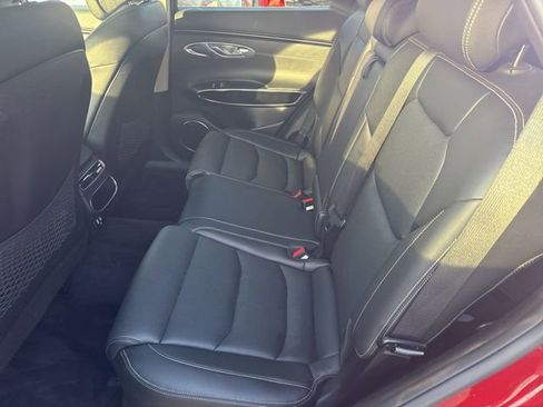 Used 2025 Genesis GV70 2.5T image 8