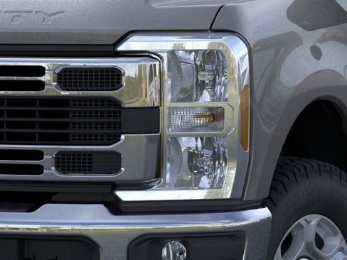 New 2026 Ford F250 XLT AWD/4WD image 18