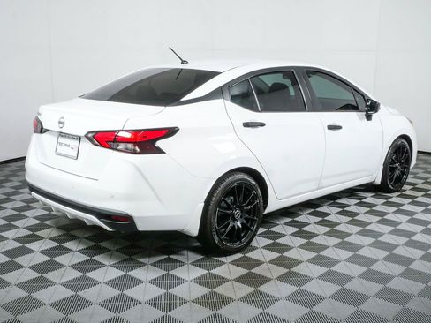 Used 2020 Nissan Versa S FWD image 3