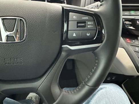 Used 2025 Honda Odyssey EX-L image 23