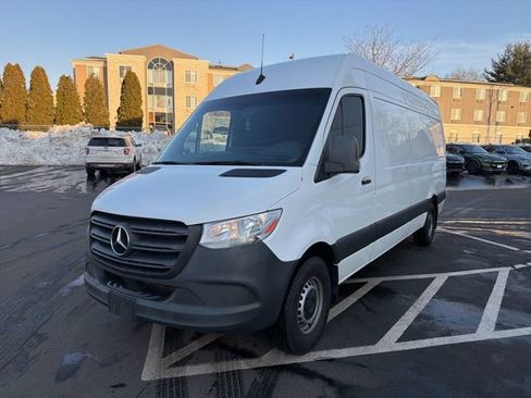 Used 2021 Mercedes-Benz Sprinter 2500 image 3