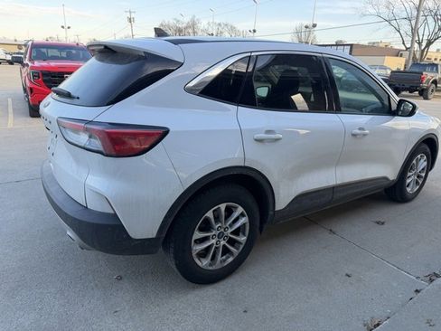 Used 2020 Ford Escape SE image 6
