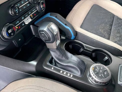 Used 2023 Ford Bronco Wildtrak image 15